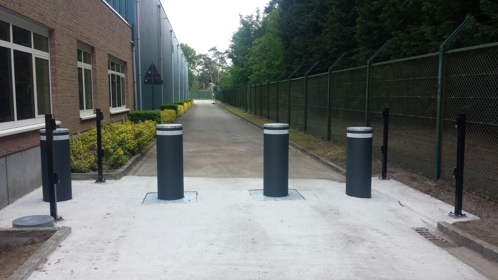 Faac j355 M30 anti terreur bollards