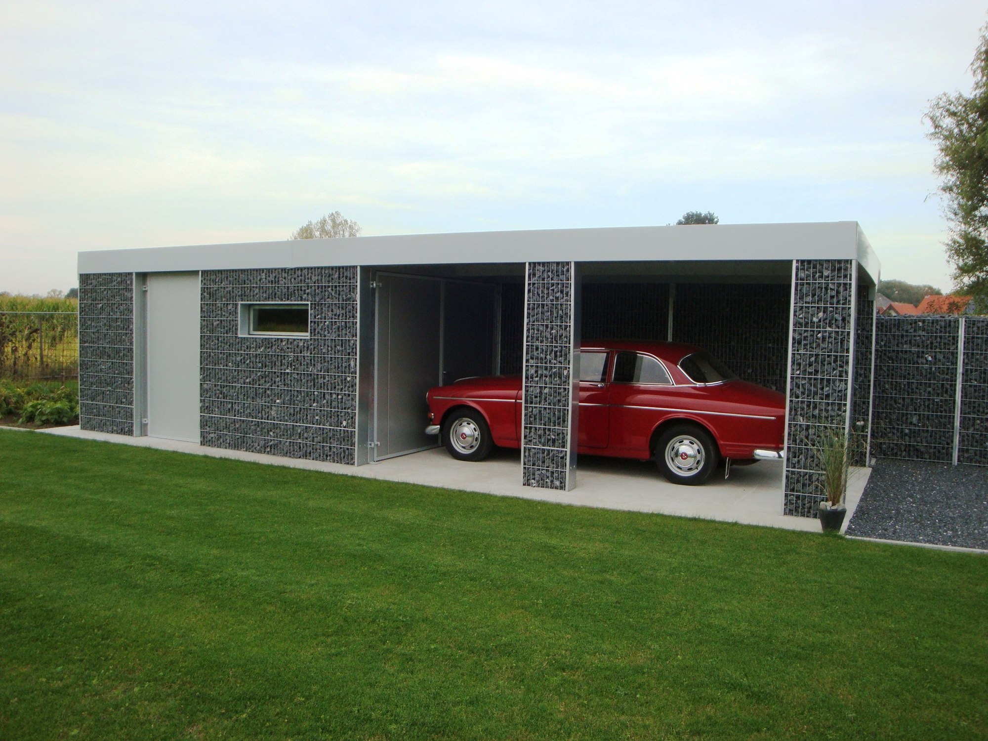 Stenen carport met geisoleerde berging