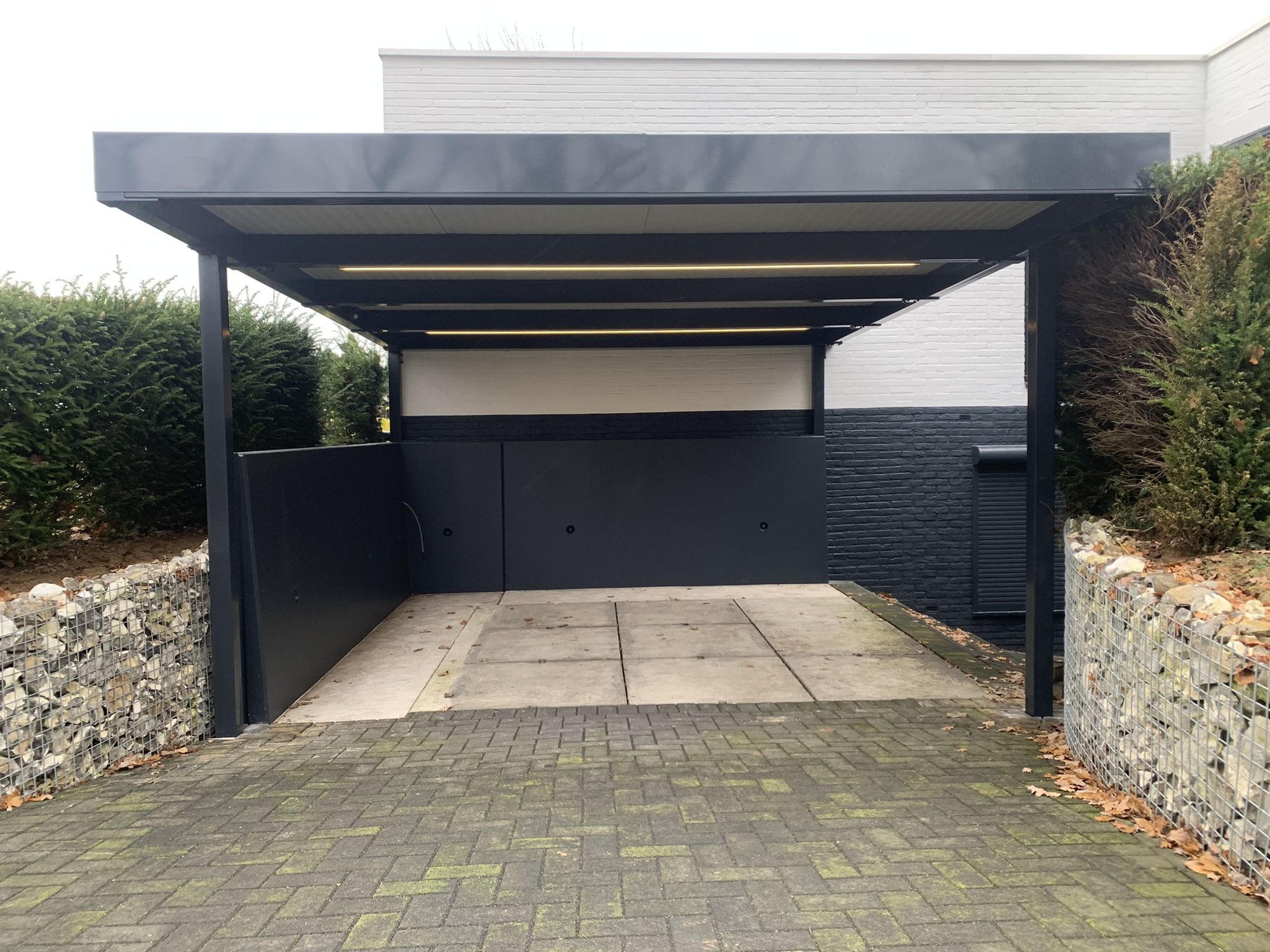 Carport met ledverlichting in