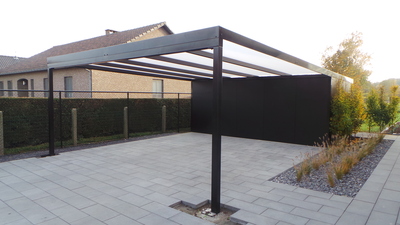 Moderne carport met berging